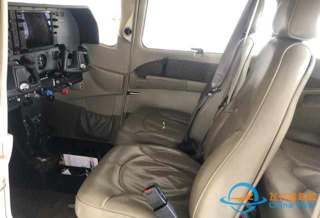 老飛機改裝成新私人飛機，有自動駕駛系統(tǒng)，內(nèi)飾和豪車很像-2203