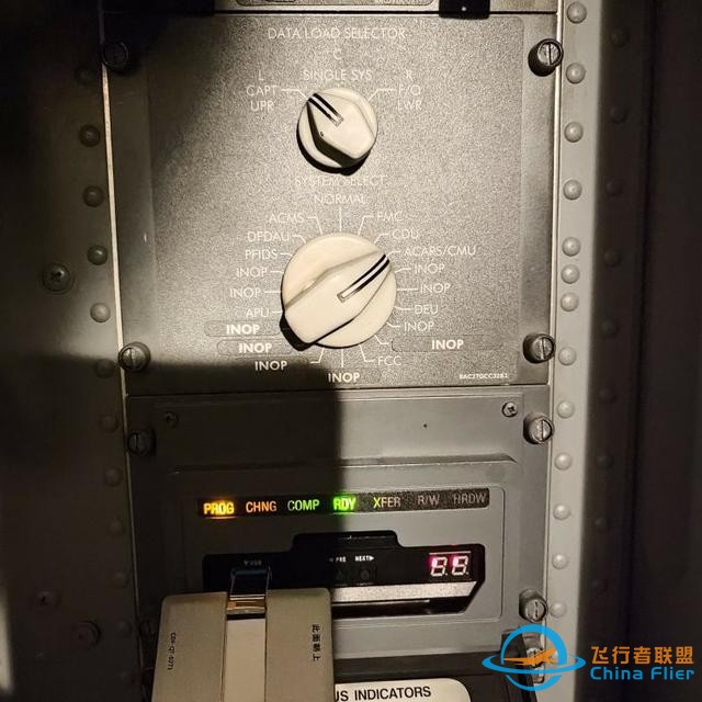 波音737飛機(jī)維修之ACARS MU更換-6897