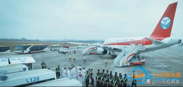 萬米高空風(fēng)擋破裂，機(jī)長力挽狂瀾，《中國機(jī)長》背后的真實(shí)故事-931