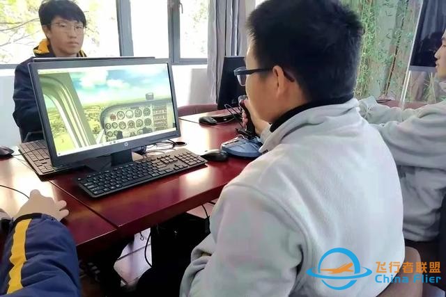 酷~嘉定這所學校里“藏”著上海首家航空運動模擬飛行訓練基地！-414