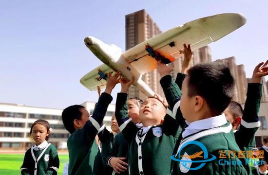 科技?jí)粝腼w上藍(lán)天 浐灞小小少年 逐夢(mèng)向前-3019