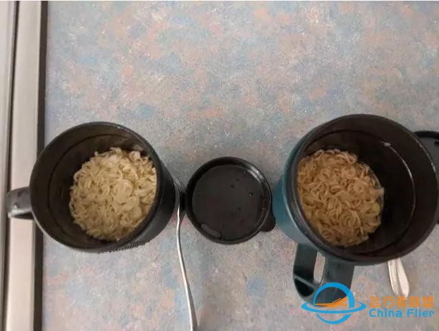 帶娃在家模擬飛行15小時，引網友圍觀：用愛和創意抵御生活的無奈-1342
