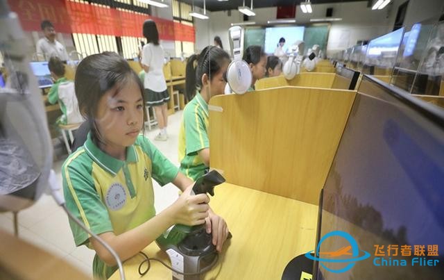 模擬飛行，逐夢藍(lán)天！全省800多名青少年齊聚廣州培英中學(xué)-3444