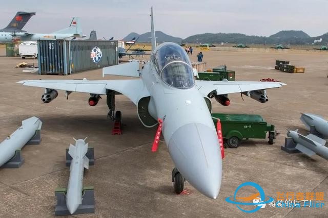 貴飛首爆F(xiàn)TC-2000G戰(zhàn)斗機(jī)先進(jìn)座艙，一平三下時髦度爆表-1875
