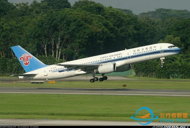 無意識動作引險情，回顧南方航空341航班1999.10.17香港急降事故-5556
