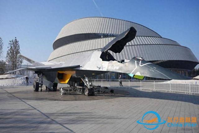 白帝空天戰機模型正式亮相長春凈月-8451