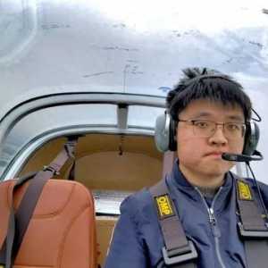 上海交大00后博士生愛上飛行，“開飛機就和開車一樣，唯手熟爾！”